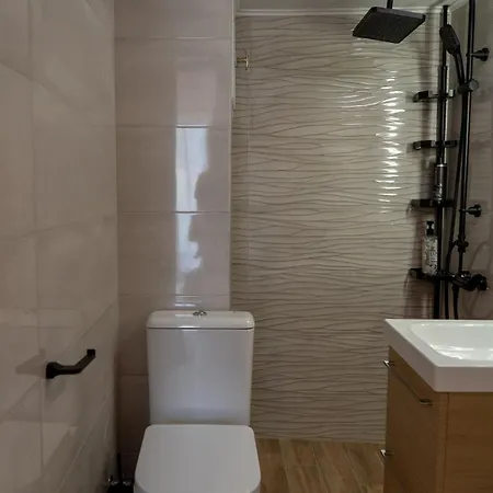 Ophelia - New Modern With Spectacular Olympus View Apartment