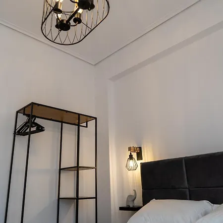 Ophelia - New Modern With Spectacular Olympus View